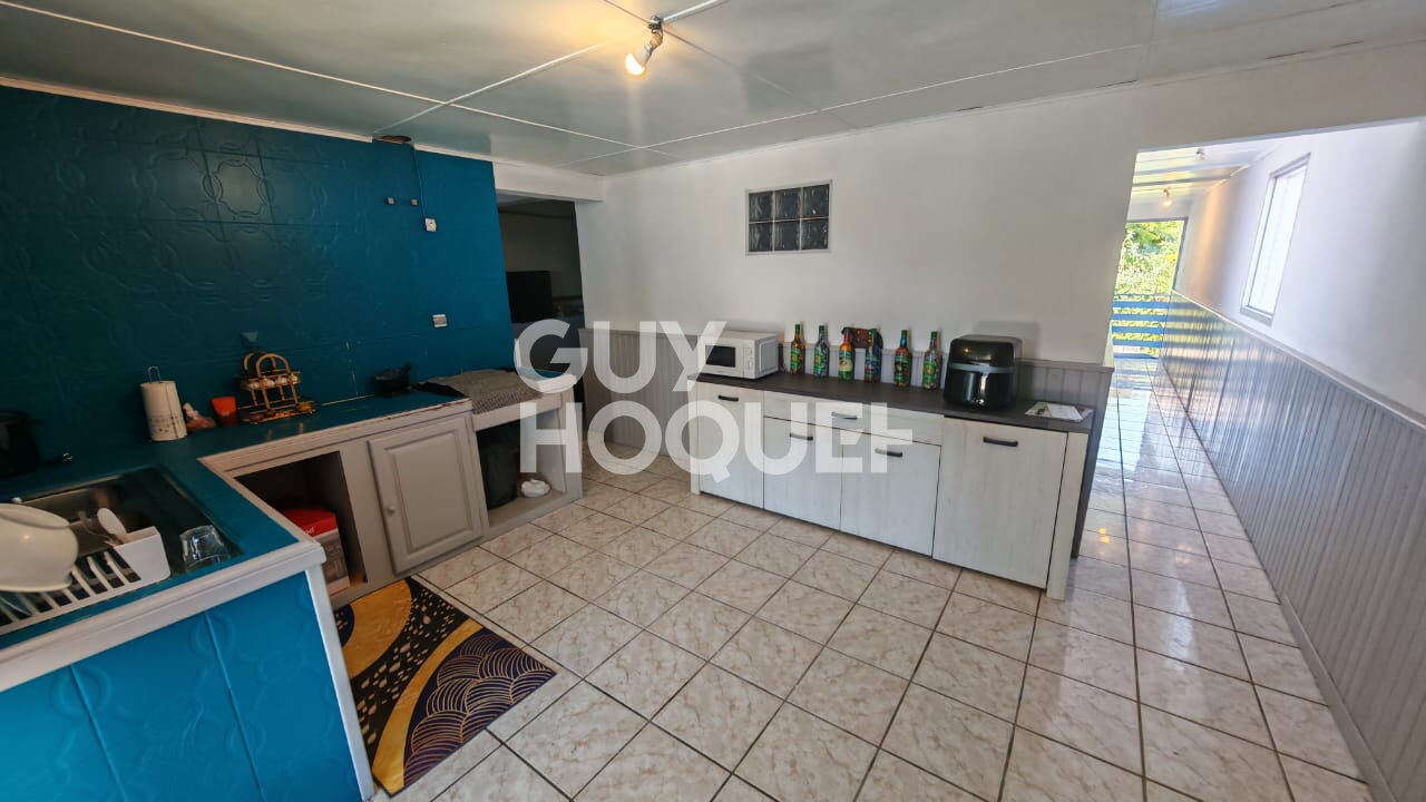 Maison  8 pièces 233.83 m2