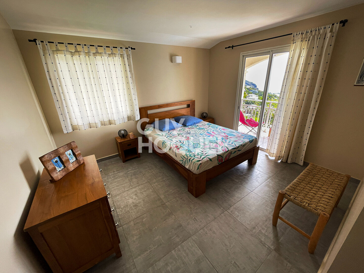 Maison ST DENIS - BELLEPIERRE - 5 pièce(s) 159 m2 sur 720m² de terrain- Vue mer panoramique