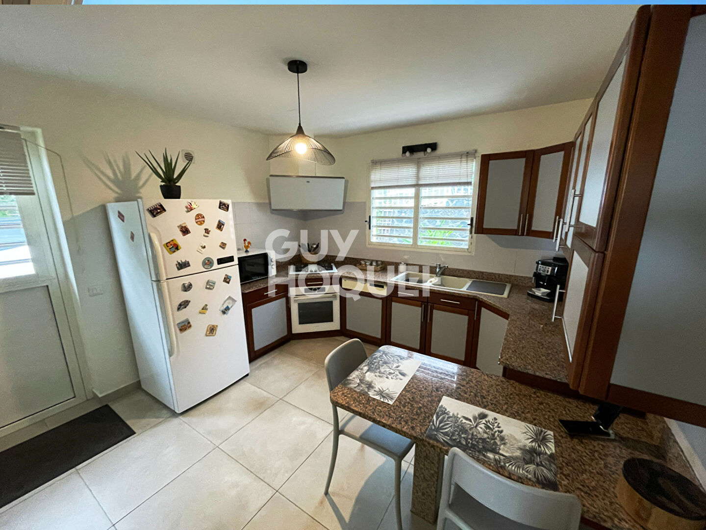 Maison ST DENIS - BELLEPIERRE - 5 pièce(s) 159 m2 sur 720m² de terrain- Vue mer panoramique