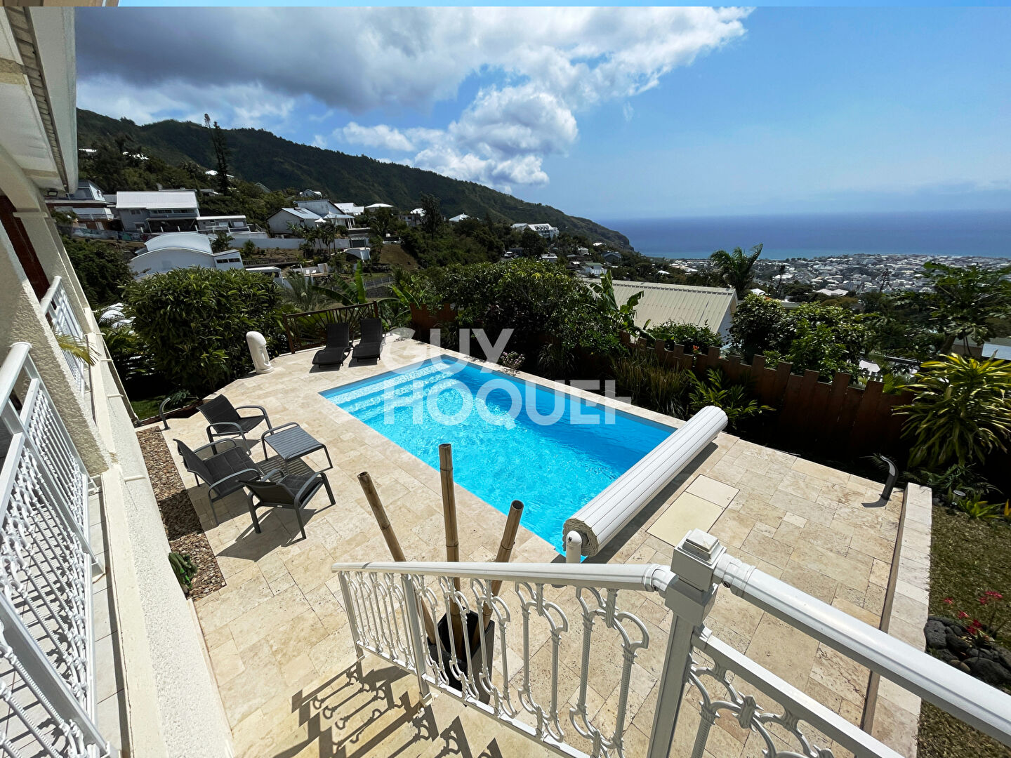 Maison ST DENIS - BELLEPIERRE - 5 pièce(s) 159 m2 sur 720m² de terrain- Vue mer panoramique