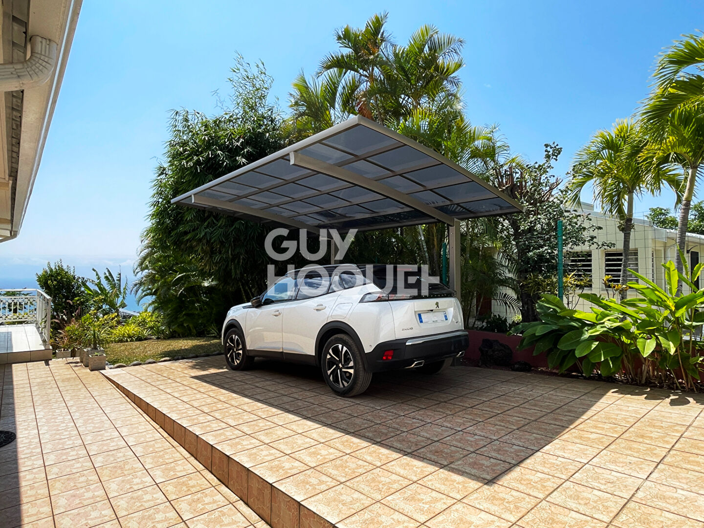 Maison ST DENIS - BELLEPIERRE - 5 pièce(s) 159 m2 sur 720m² de terrain- Vue mer panoramique