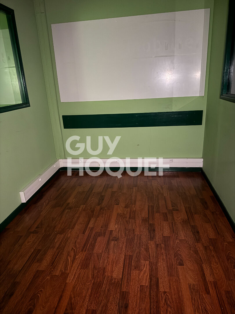 A louer local commercial de 62.34 m² Bras6Panon