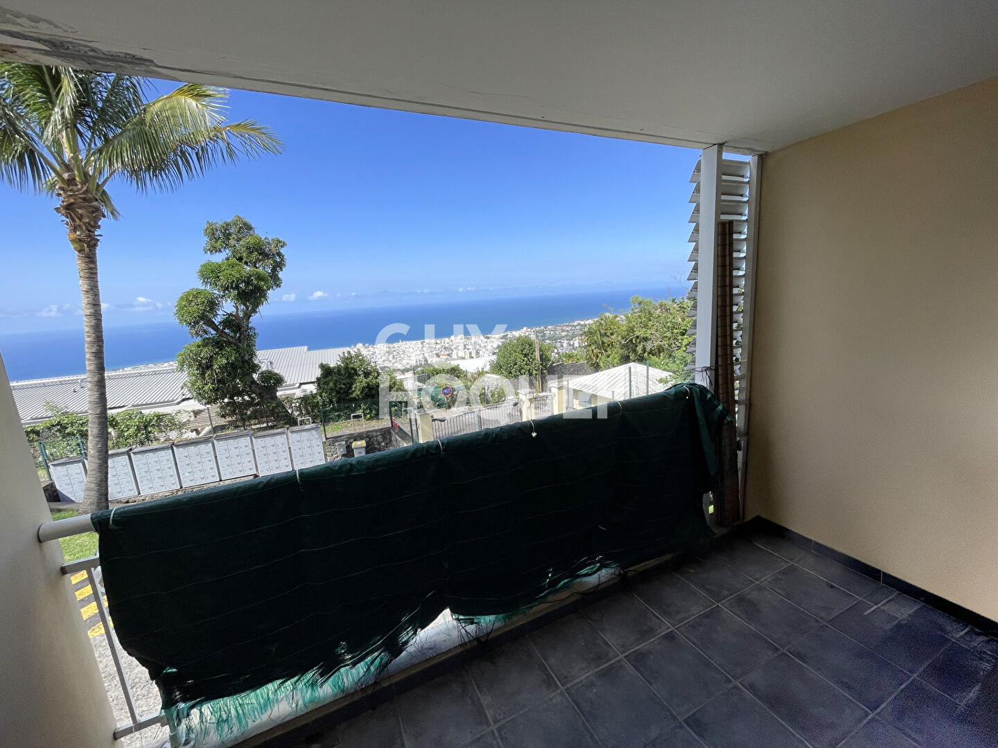 Bellepierre -Studio 31 m² avec varangue, vue mer et piscine