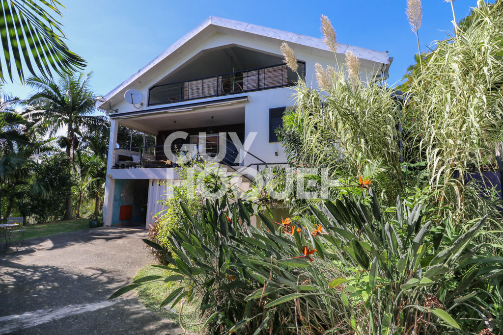 VILLA T6/7 avec piscine + Garage