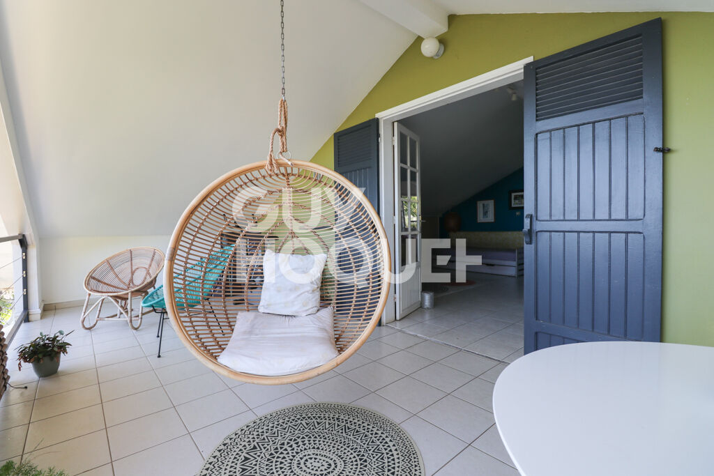 VILLA T6/7 avec piscine + Garage