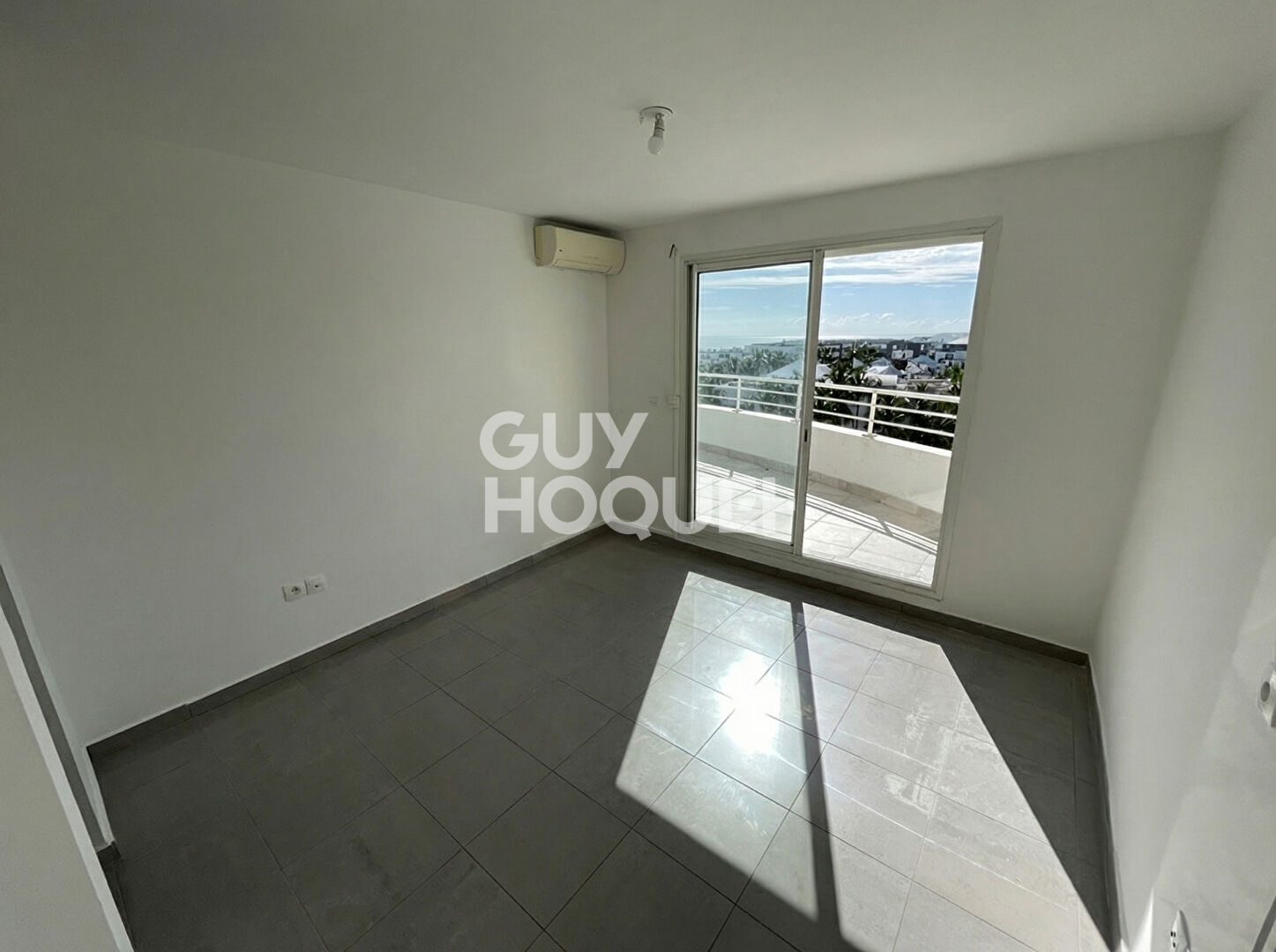 Appartement  T2 Saint Denis 44 m2 + 2 varangues vue mer