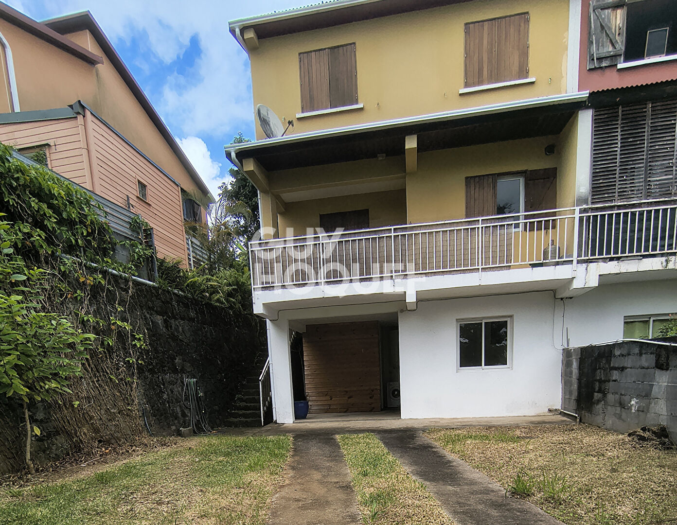 Maison meublée  F6 de 104.35 m²  12 ème