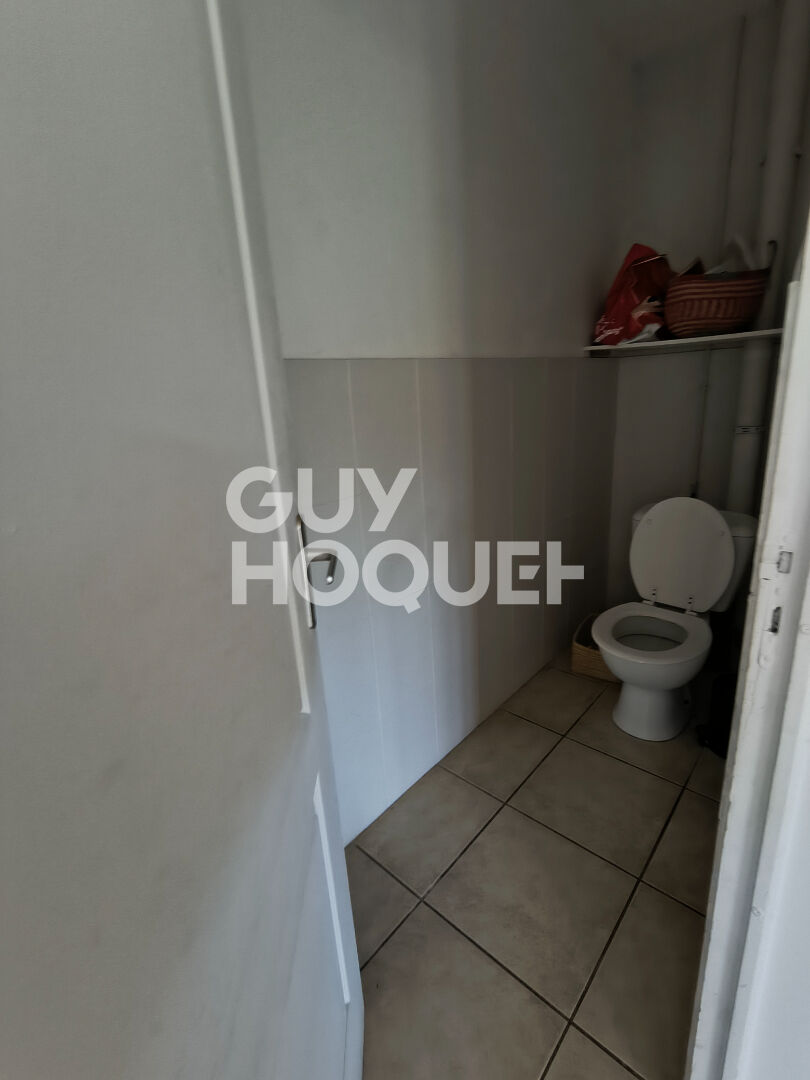 Maison meublée  F6 de 104.35 m²  12 ème
