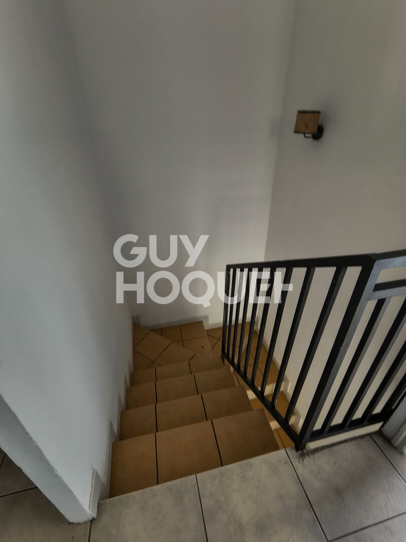 Maison meublée  F6 de 104.35 m²  12 ème