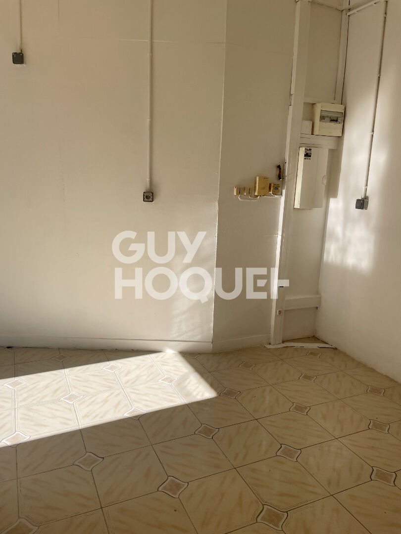 A louer local commercial de 43.87 m2 env au Centre Ville