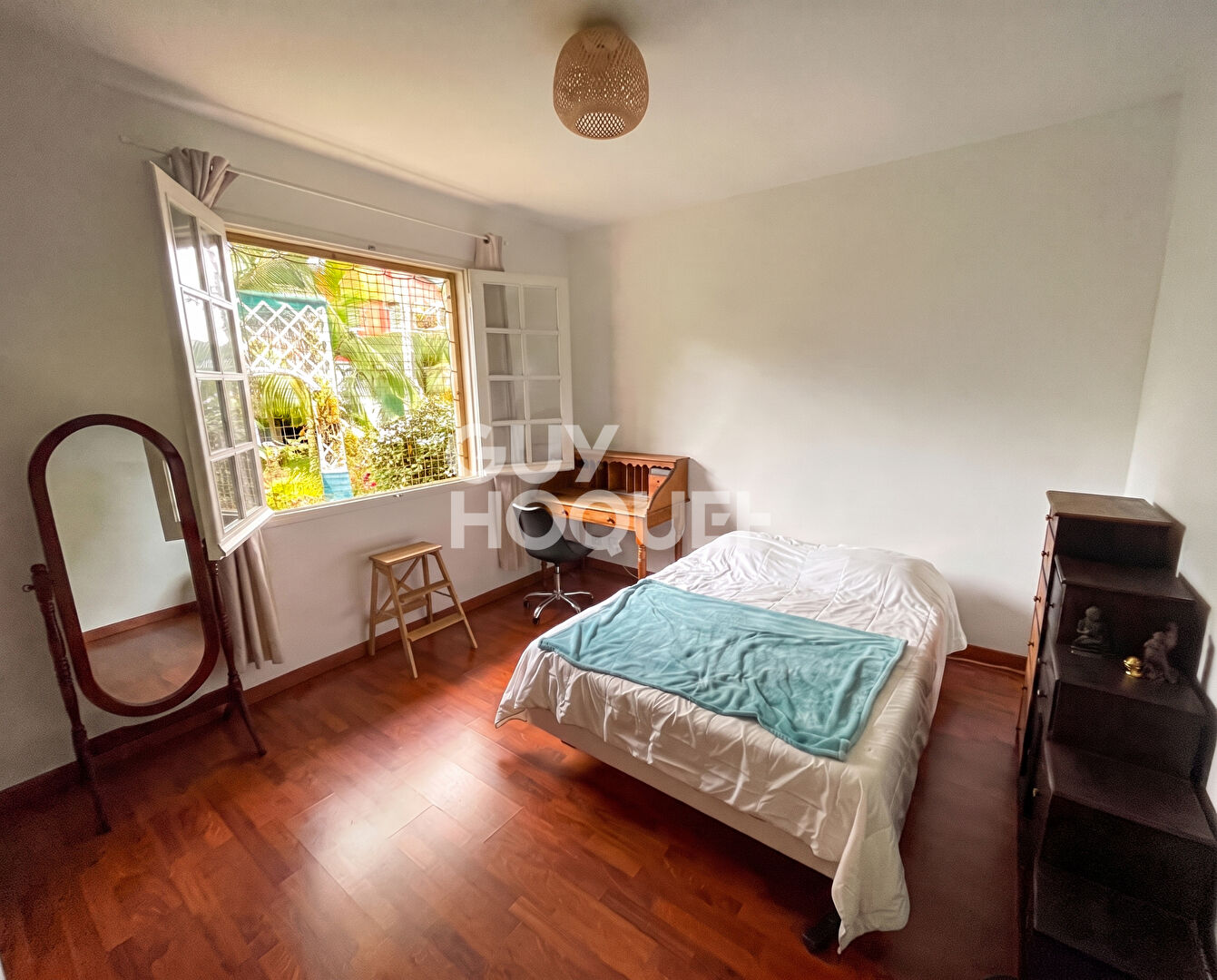VILLA T6 de 238m² sur terrain de 2896 m² - BDN STE CLOTILDE