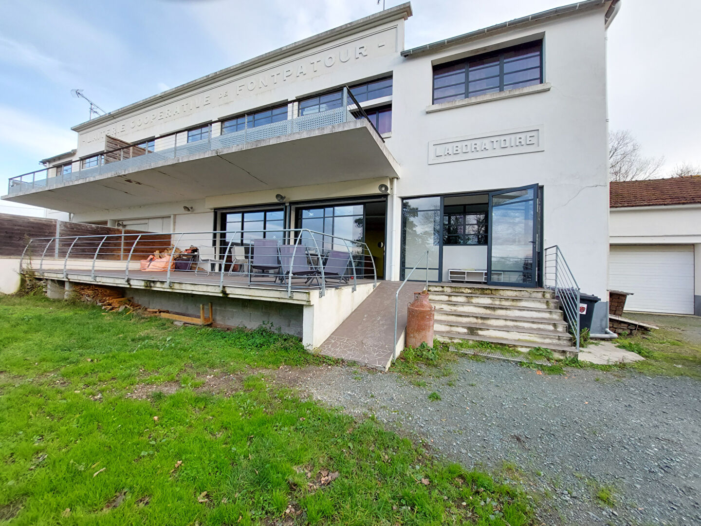 Agence immobilière de AGENCE A. RATEAU LR