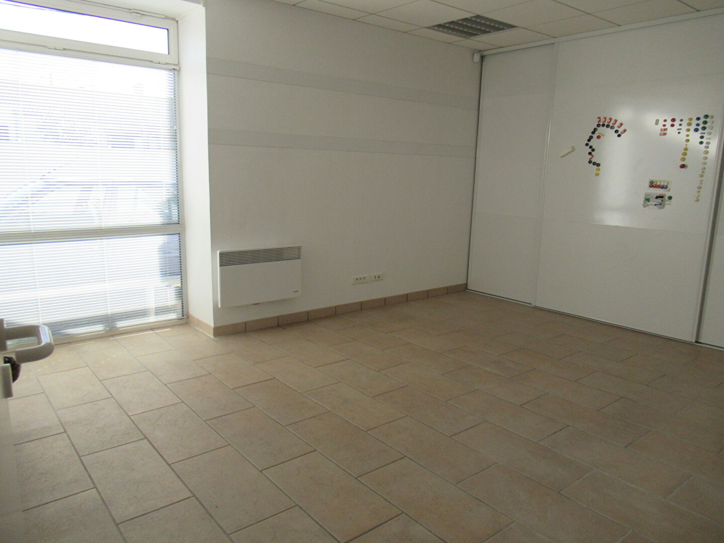 Photo LA ROCHELLE BUREAUX 101 M² image 3/4