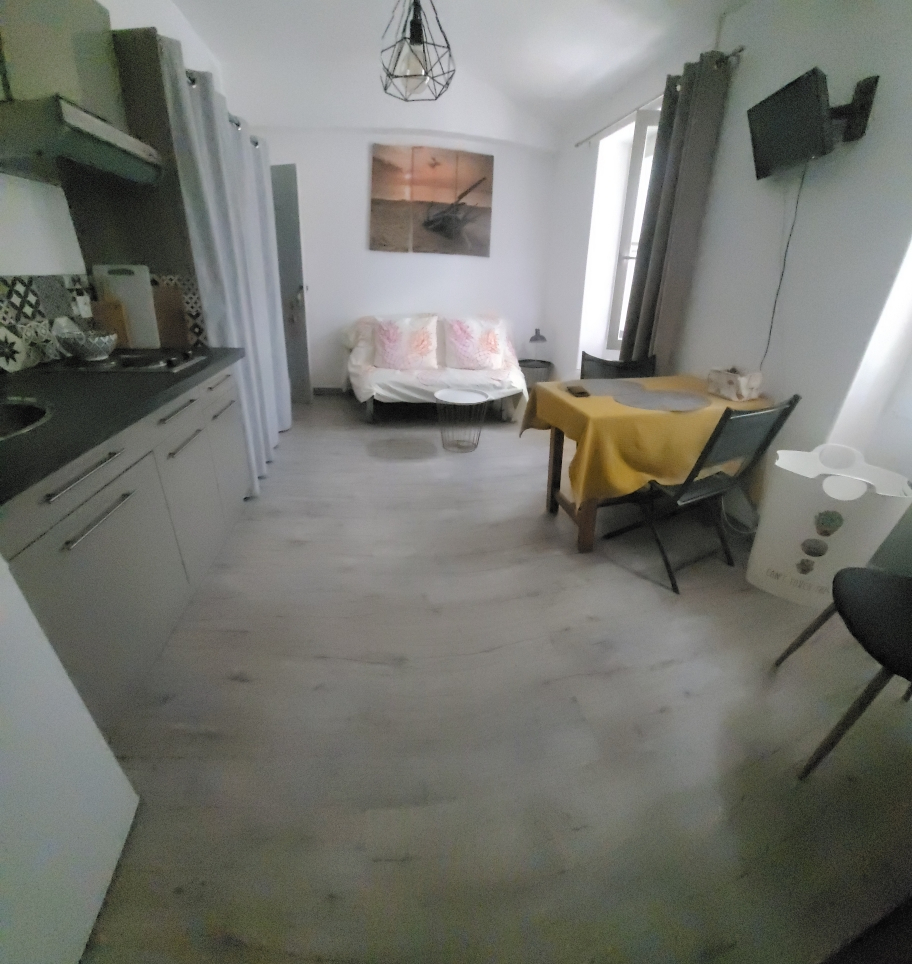 Photo STUDIO MEUBLE CENTRE LA ROCHELLE image 2/2