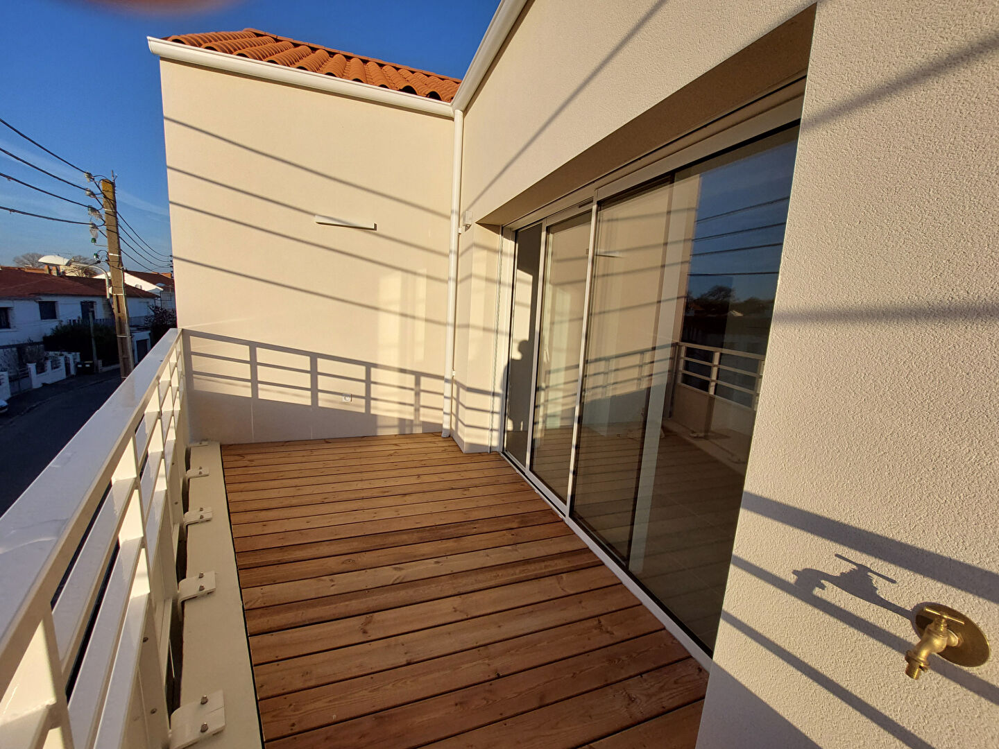 Photo T2 TERRASSE ASCENSEUR GARAGE image 1/4