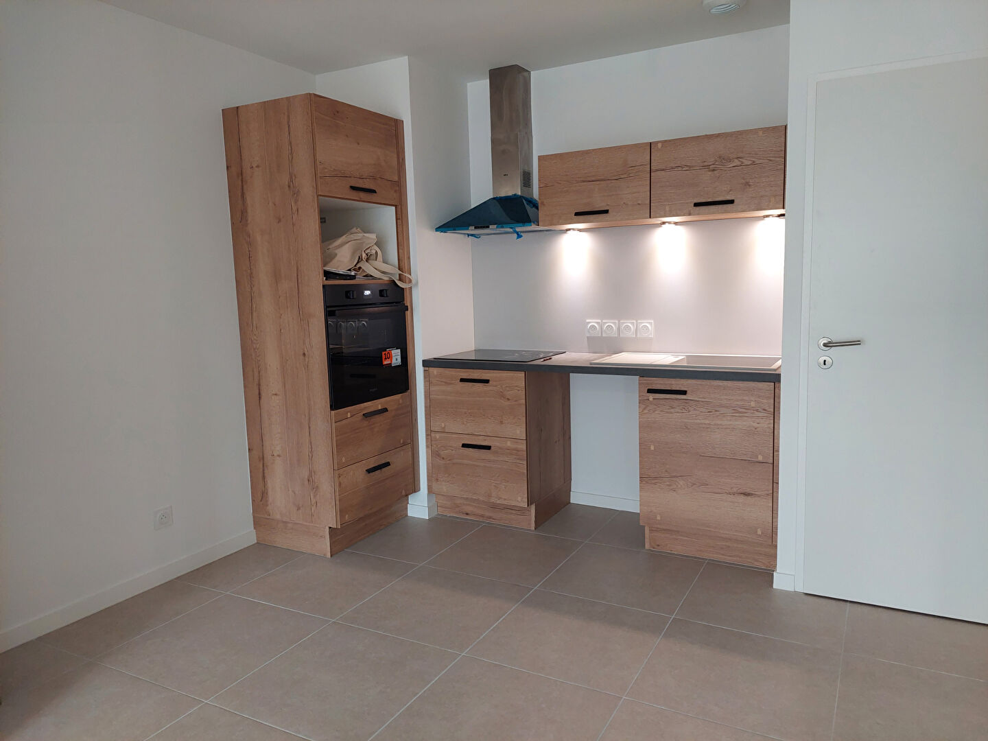 Photo T2 TERRASSE ASCENSEUR GARAGE image 3/4