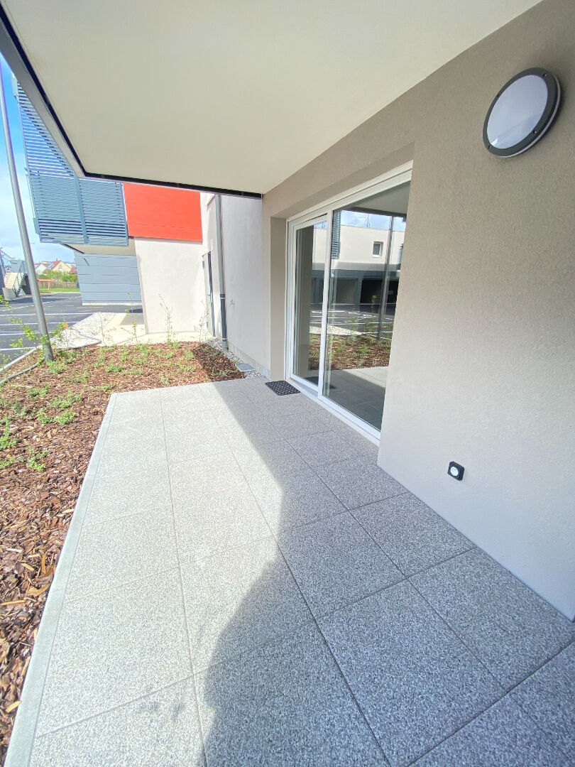 VENTE : appartement  loué  - 2 pièces (43,36 m² Carrez)  avec TERRASSE / JARDIN  ET PLACE DE PARKING PRIVATIVE