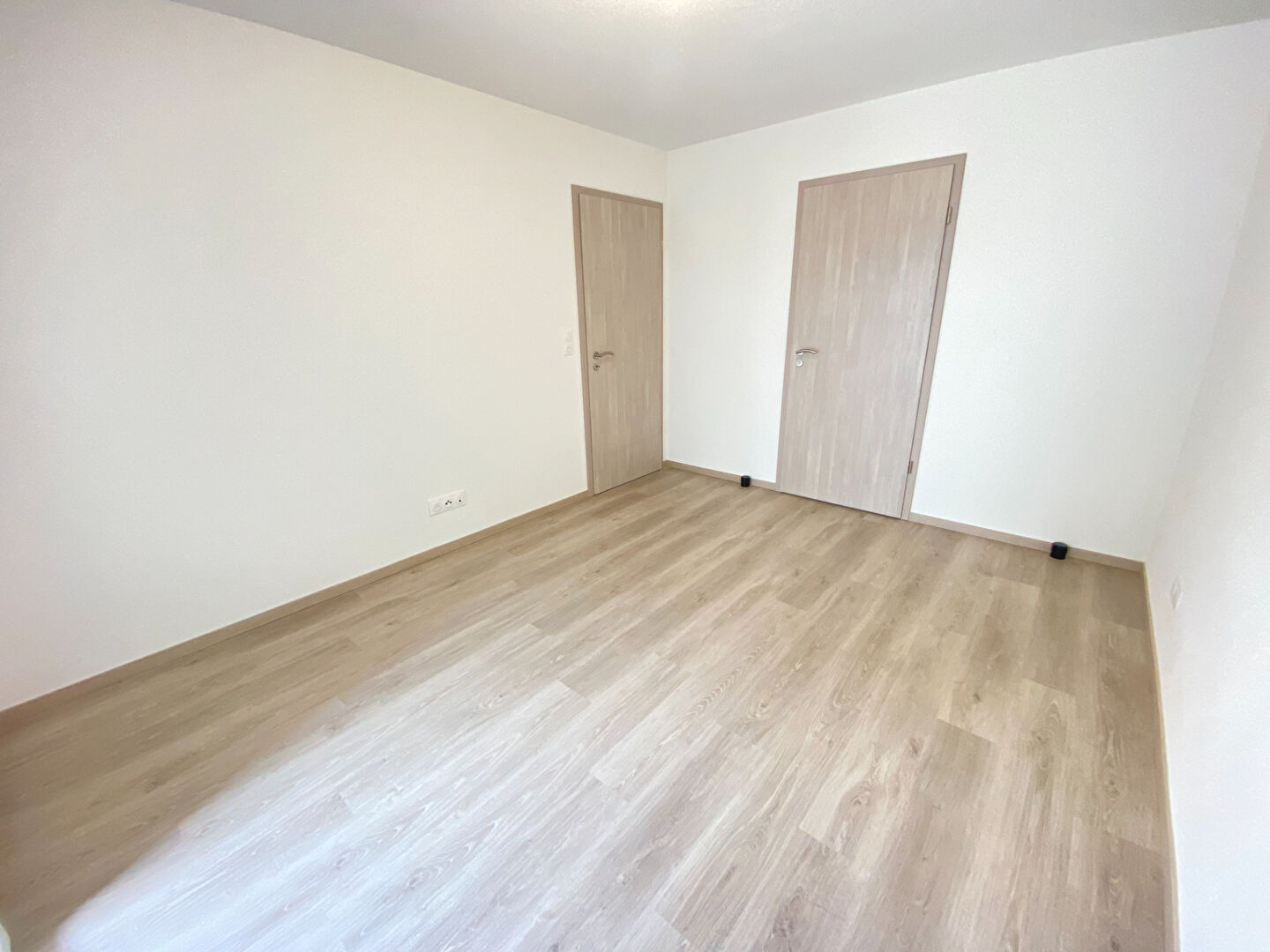 Photo VENTE : appartement  loué  - 2 pièces (43,36 m² Carrez)  avec TERRASSE / JARDIN  ET PLACE DE PARKING PRIVATIVE image 3/6