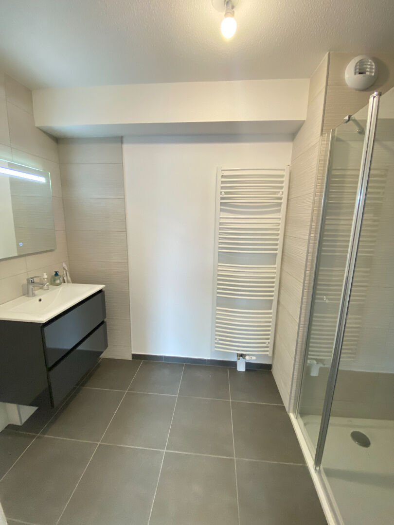 Photo VENTE : appartement  loué  - 2 pièces (43,36 m² Carrez)  avec TERRASSE / JARDIN  ET PLACE DE PARKING PRIVATIVE image 4/6