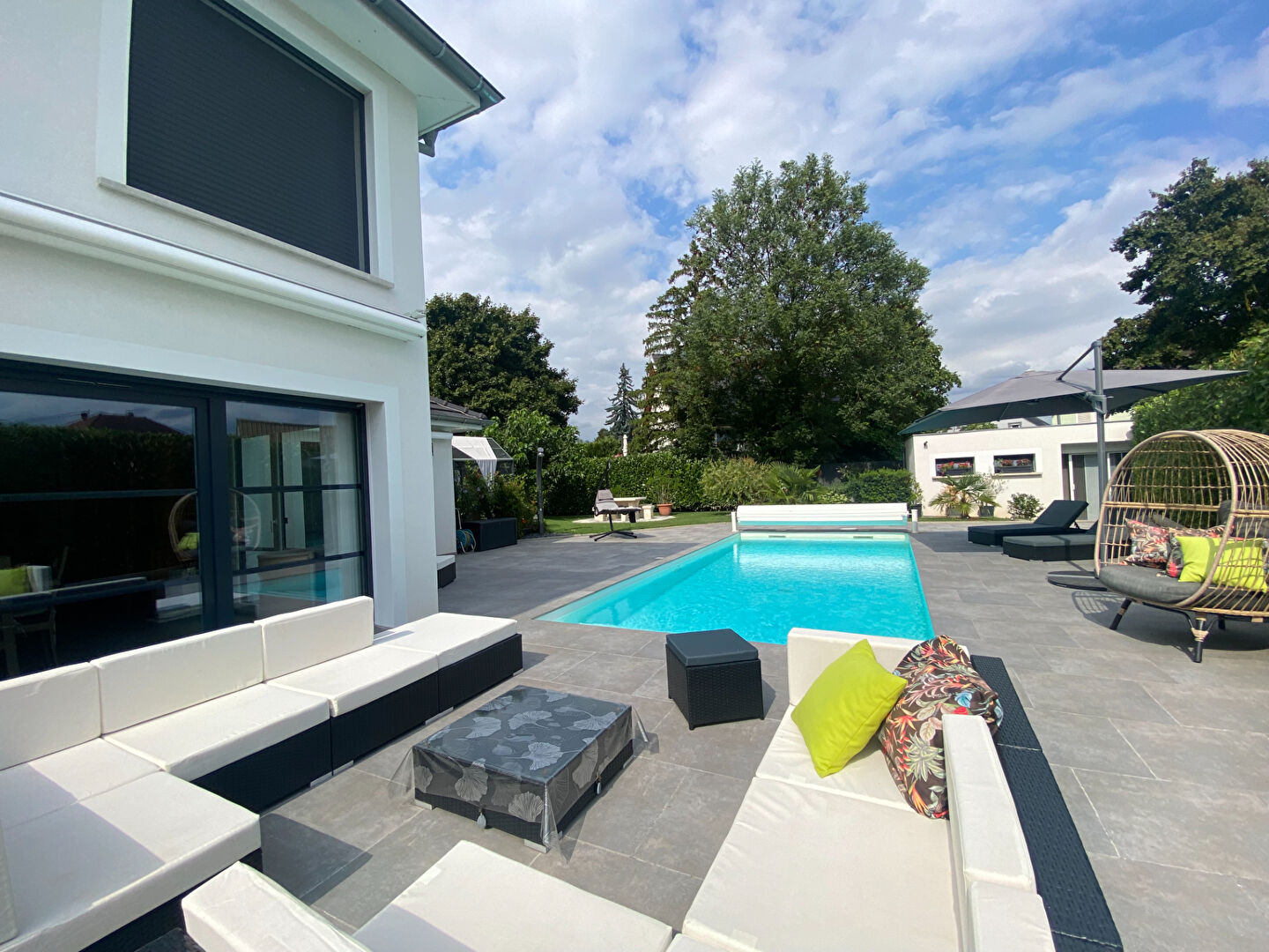 Photo Villa  Pulversheim 8 pièce(s) 216 m² - piscine creusée - garage double - prestations haut de gamme image 3/6