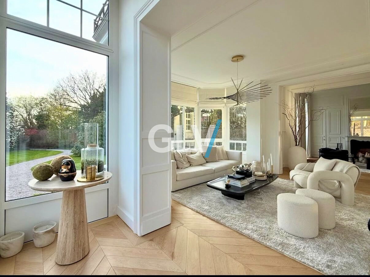 Photo Hotel particulier Hem de 325 m2 image 3/6