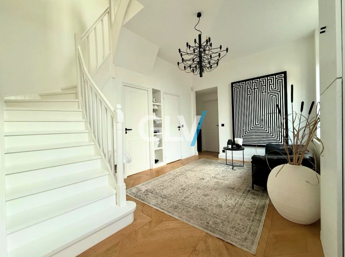 Photo Hotel particulier Hem de 325 m2 image 5/6