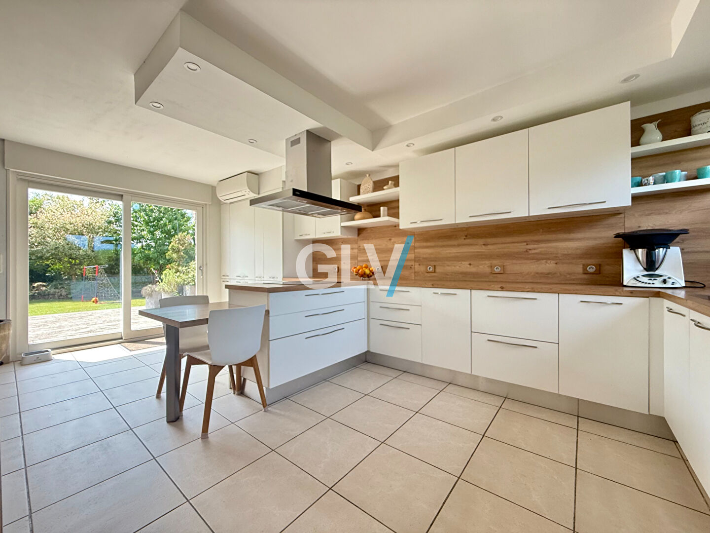 Photo Maison Comines 7 pièce(s) 210 m2 avec piscine et spa image 3/6