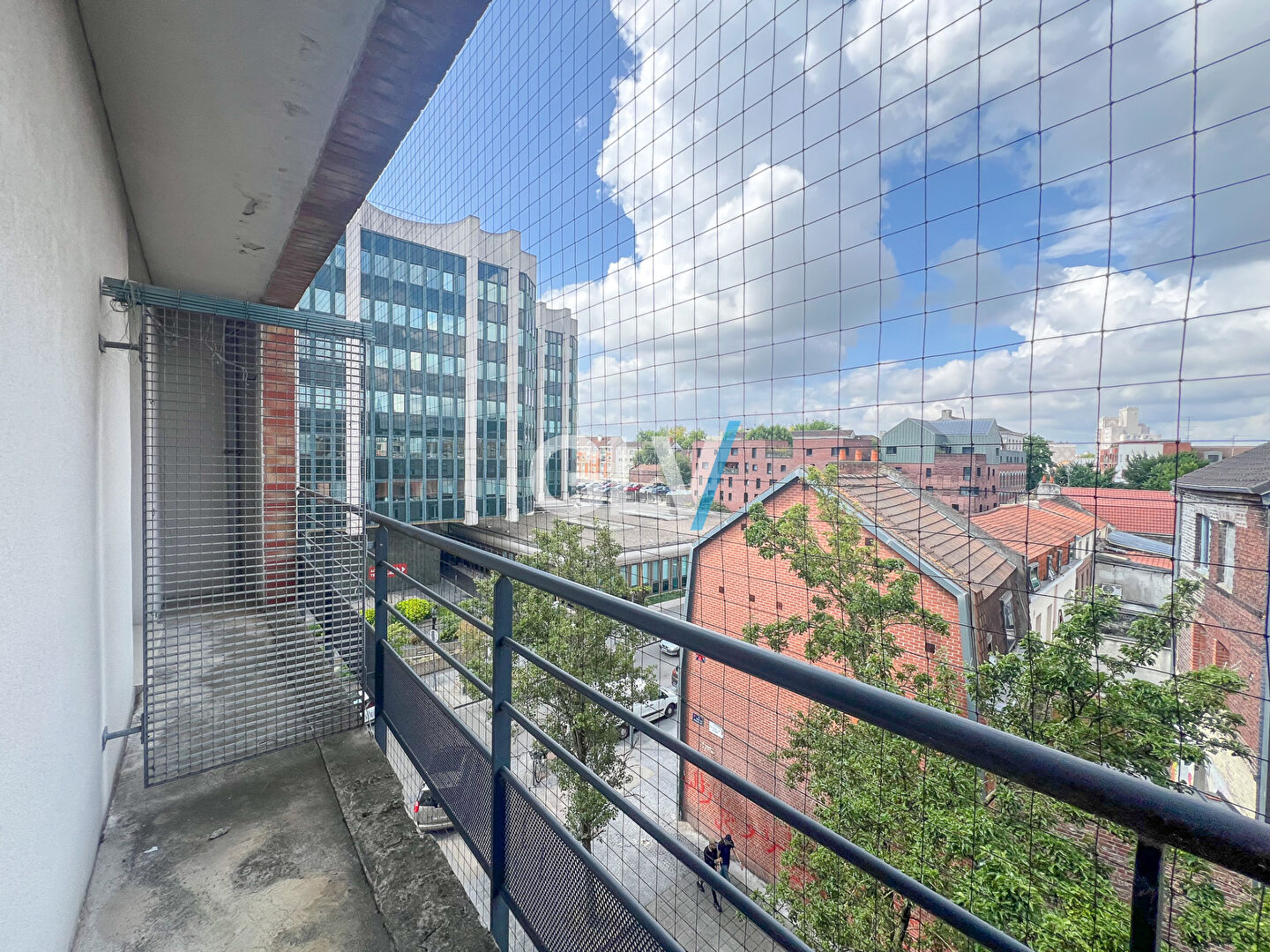 Photo Joli studio avec terrasse secteur Wazemmes image 2/4