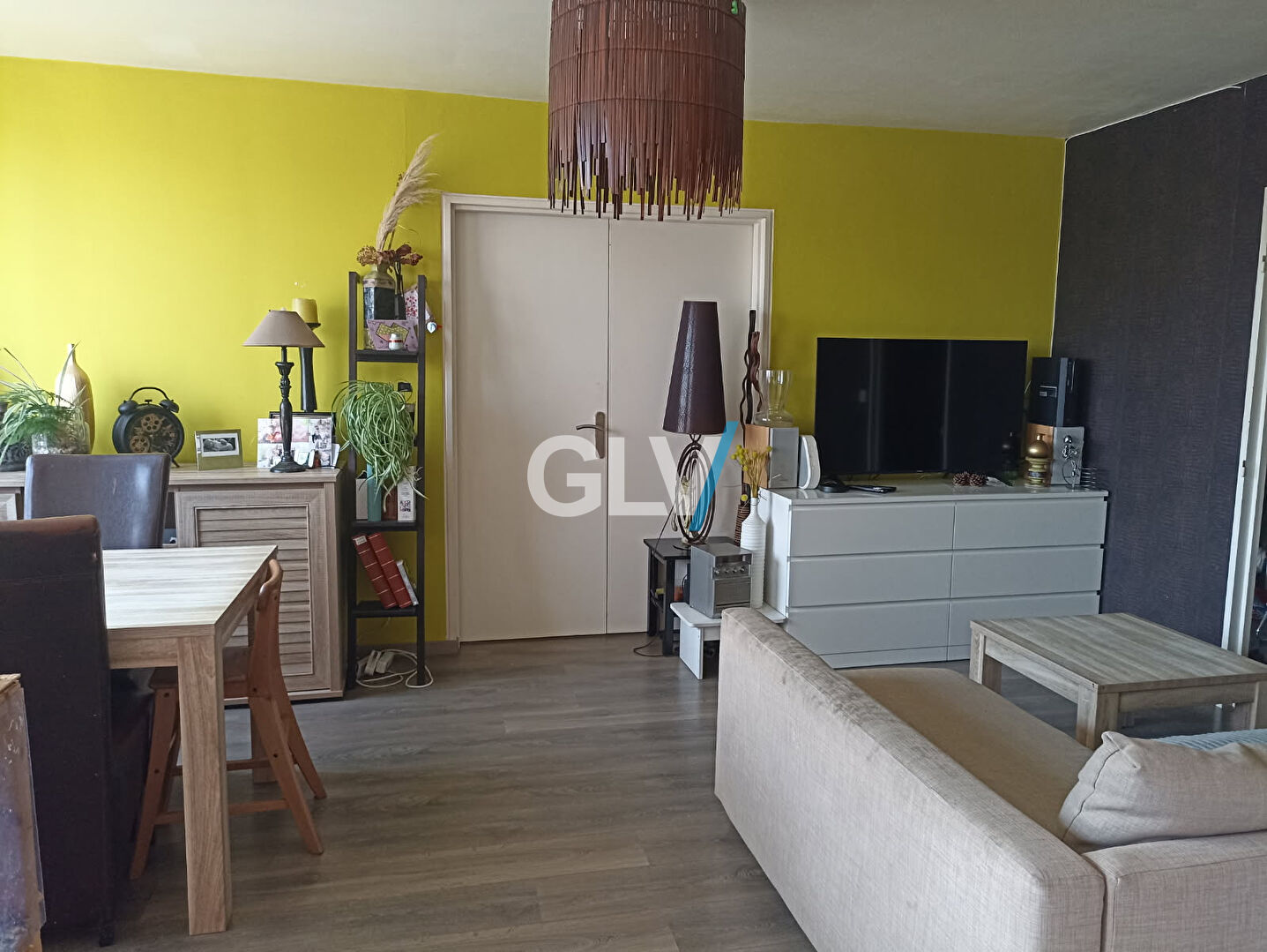 À proximité du CHR  Appartement  T2 lumineux avec parking ?