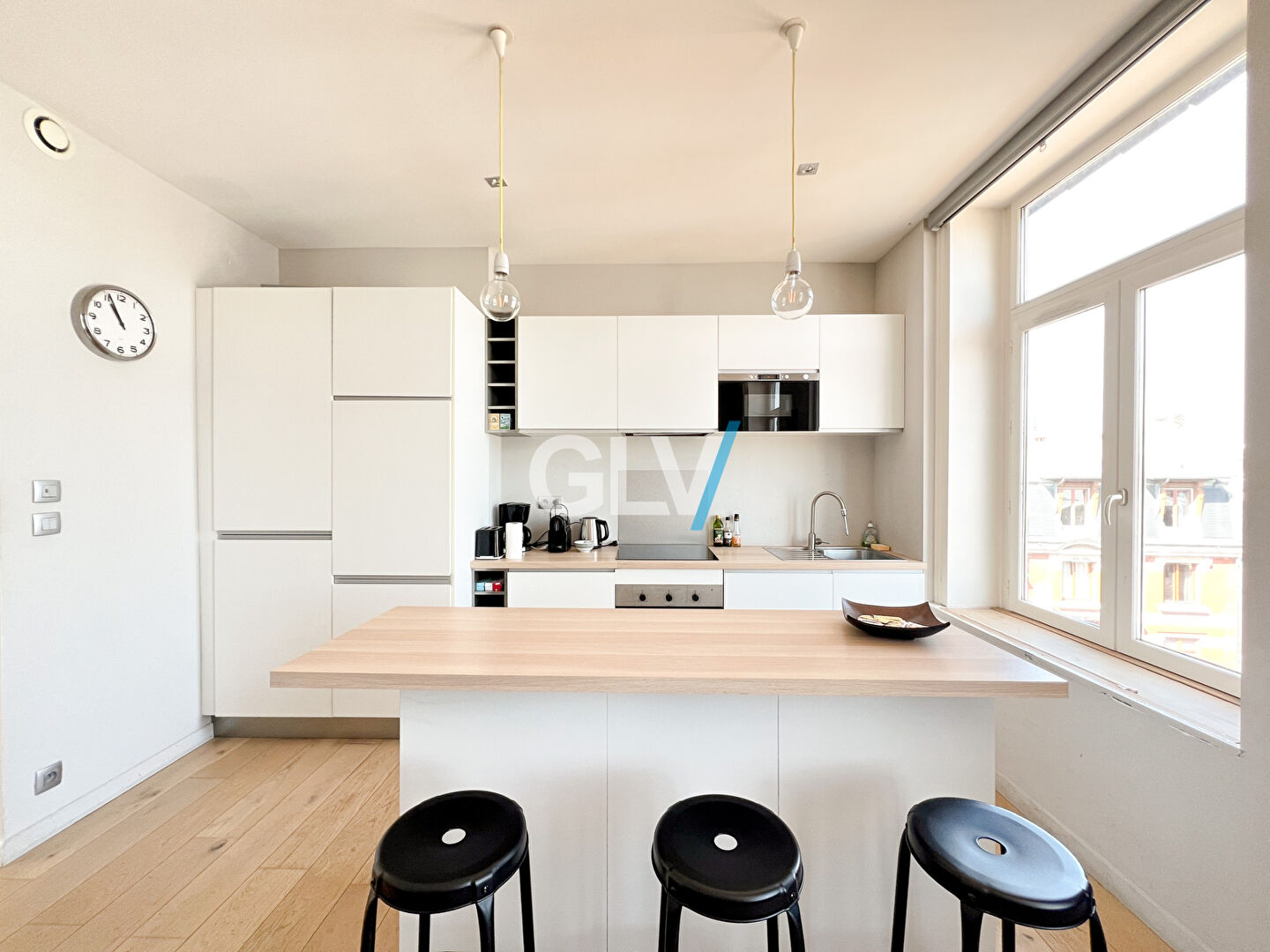 Photo T2 vendu meublé - Rue du Molinel - proximité immédiate Gare Lille Flandres image 2/6