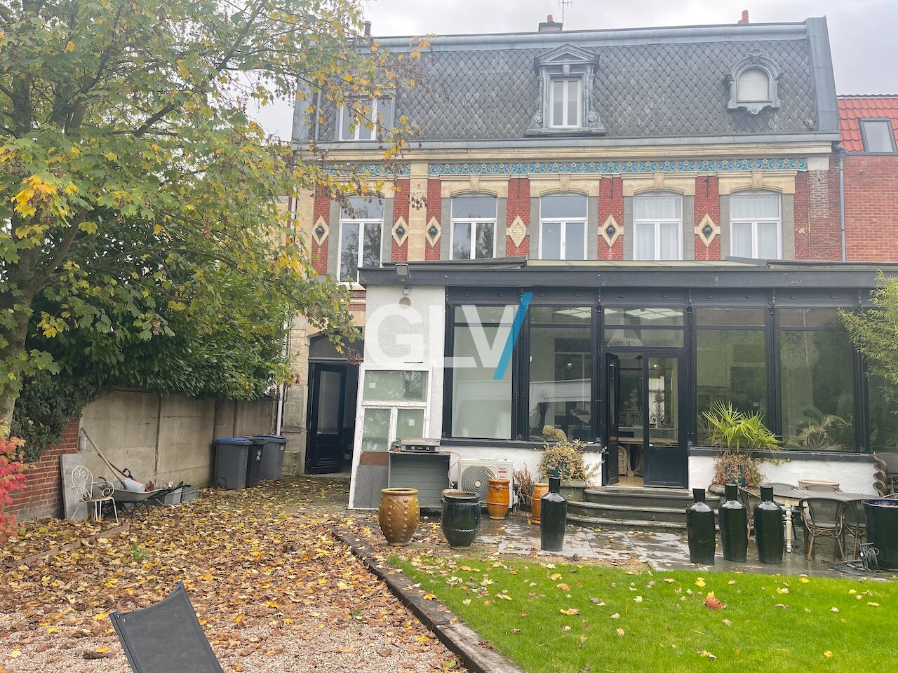 Maison  8 pièce(s) 368 m2