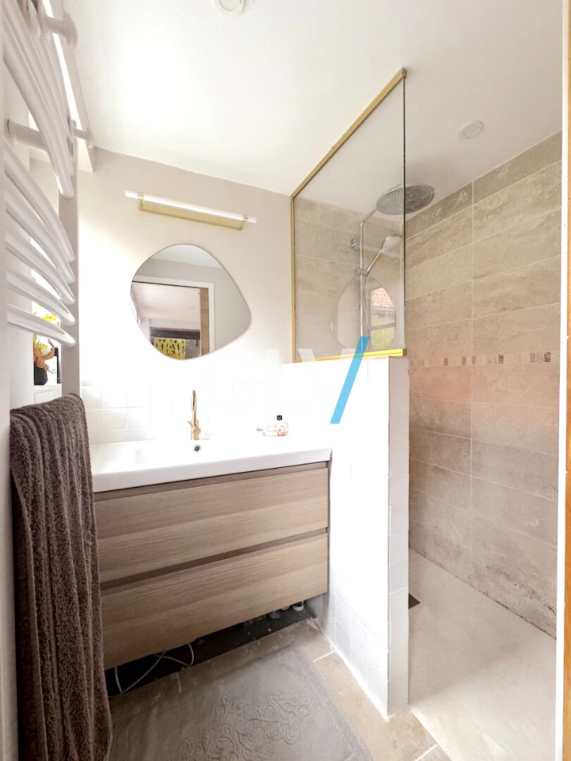 Photo Maison Mouchin 5 pièce(s) 249 m2 image 6/6