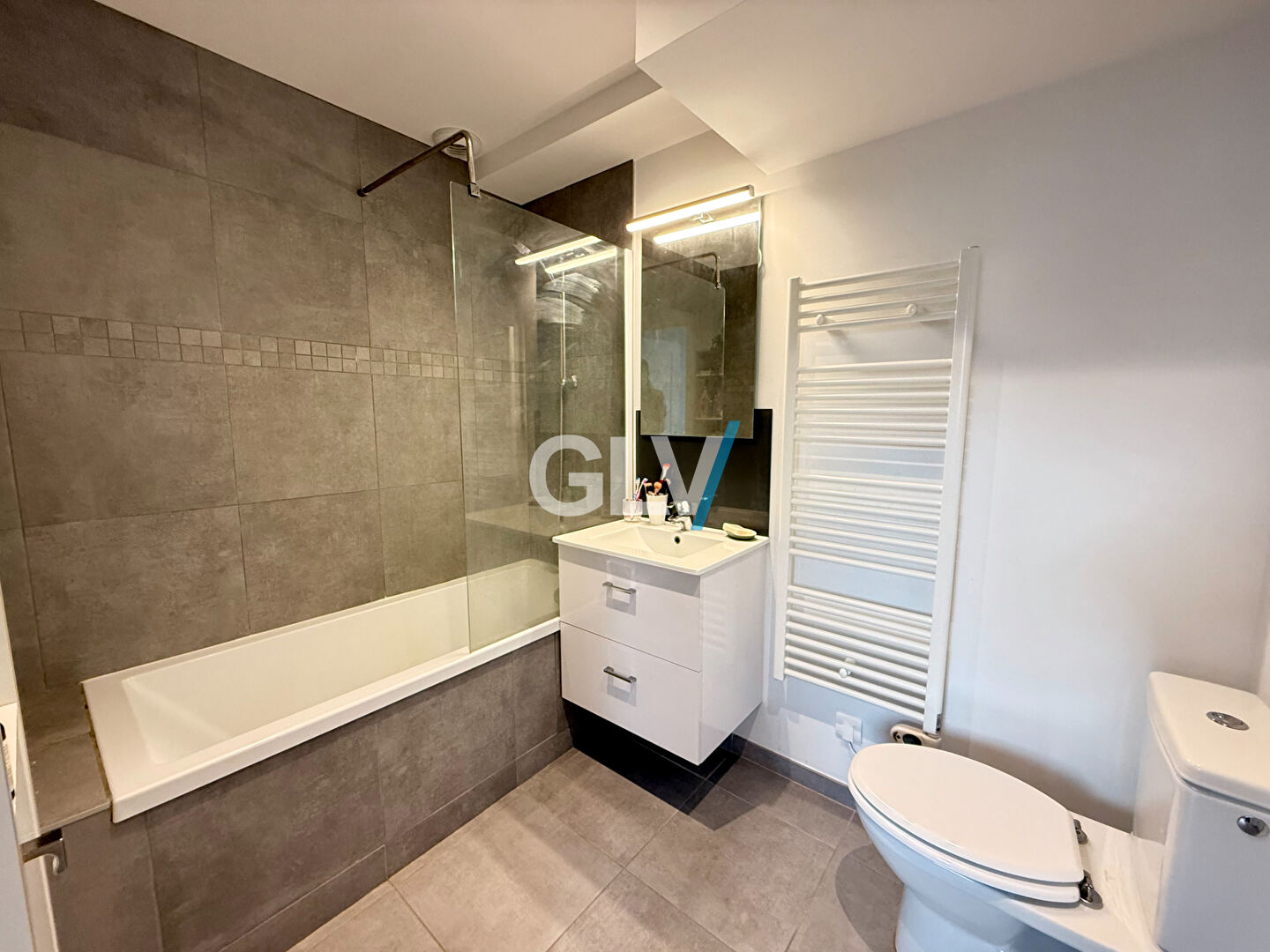 Photo Magnifique studio secteur République image 3/4