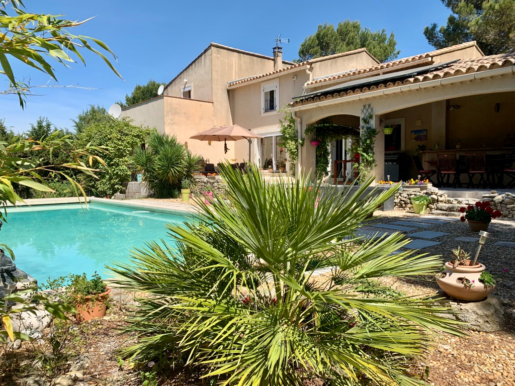 Maison L Isle Sur La 6 pièce(s) 202.70 m2 FontainedeVaucluse 84800