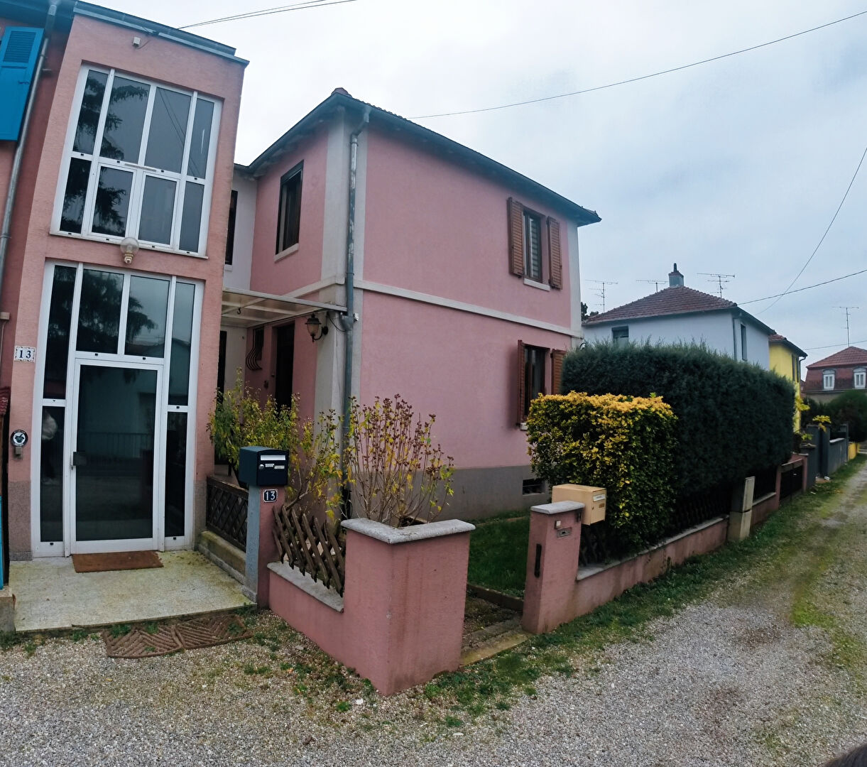 Photo *** UN COMPROMIS À ÉTÉ SIGNÉ POUR CETTE MAISON *** image 2/6