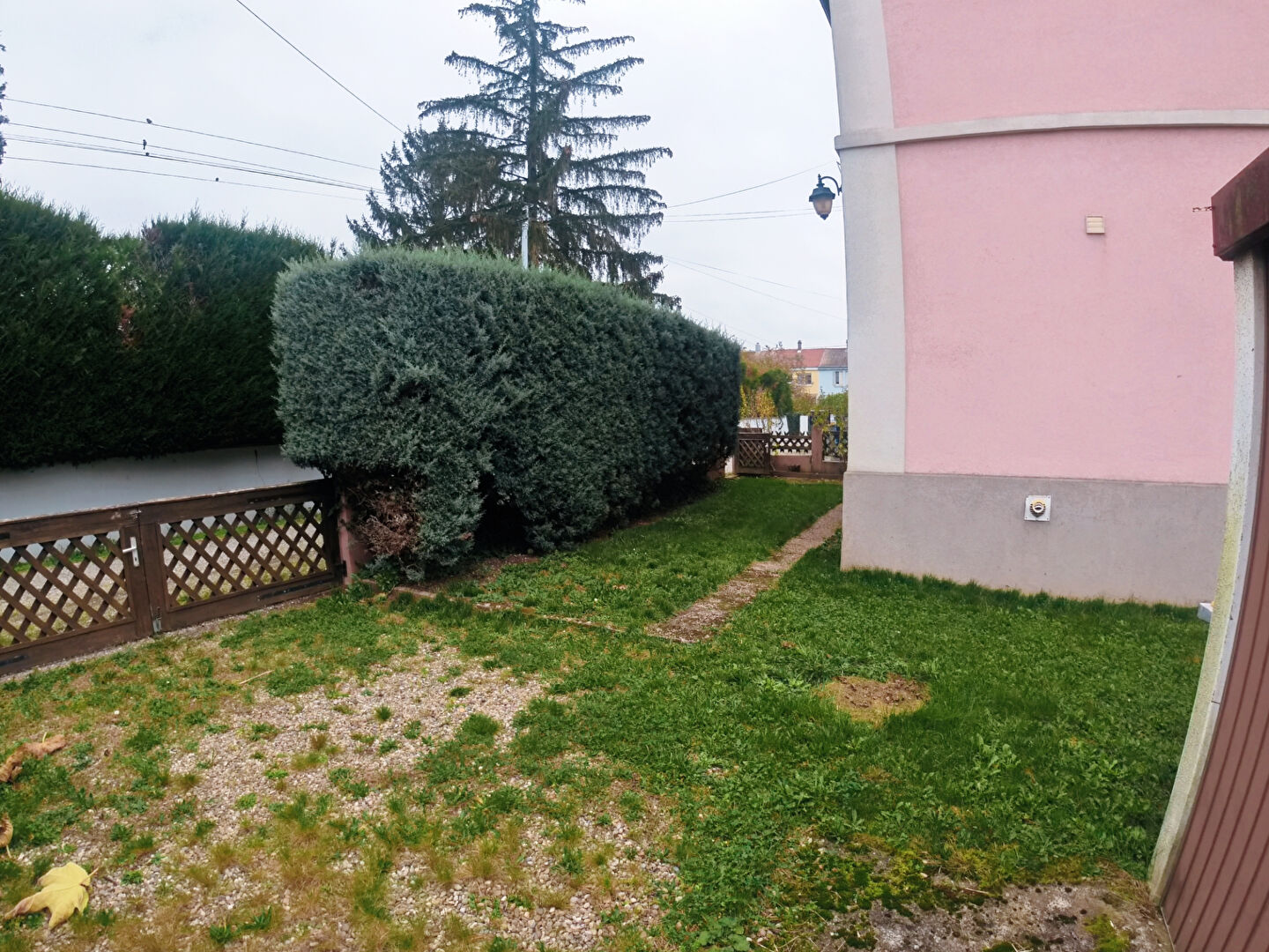 Photo *** UN COMPROMIS À ÉTÉ SIGNÉ POUR CETTE MAISON *** image 3/6