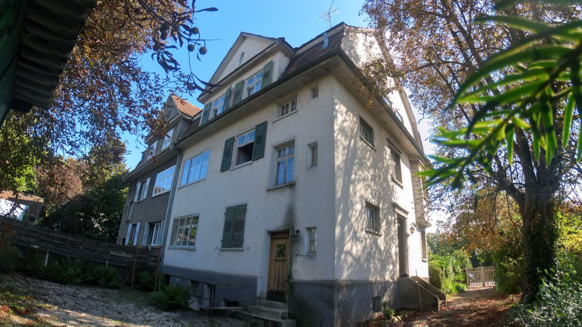 Photo *** IMMEUBLE À VENDRE - 3 APPARTEMENTS + COMBLES À SAINT LOUIS *** image 2/6