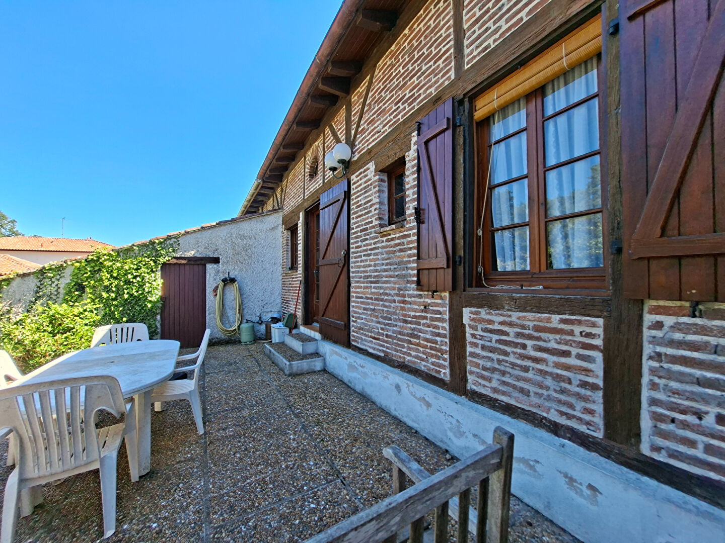 Maison de village, à LEON