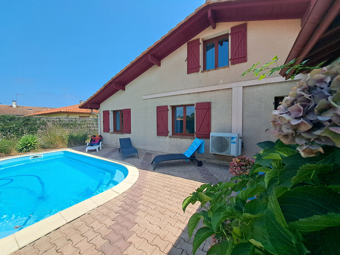 Agence immobilière de 
 Tosse Immo - AGENCE DES PINS 
