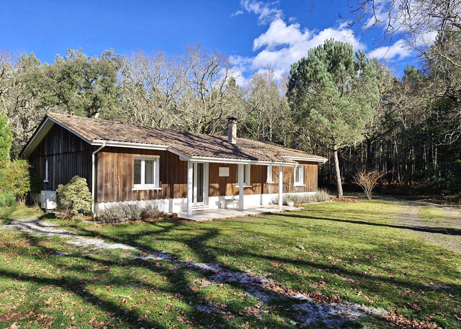 Agence immobilière de 
 Tosse Immo - AGENCE DES PINS 
