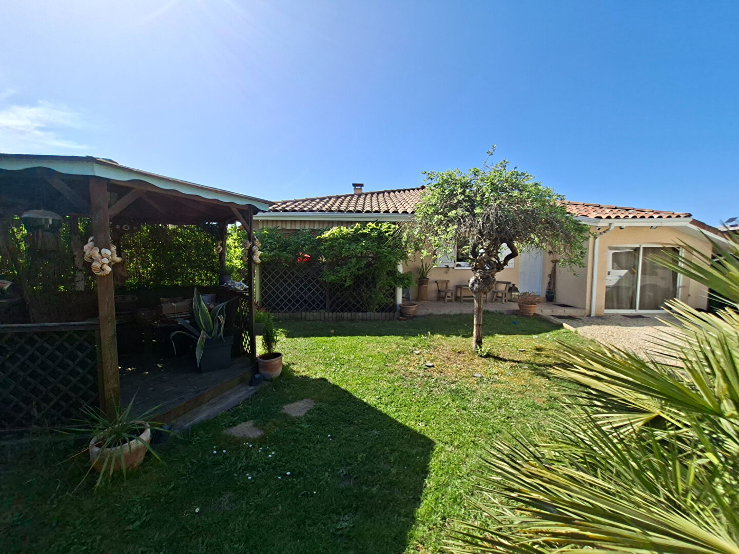 Agence immobilière de 
 Tosse Immo - AGENCE DES PINS 
