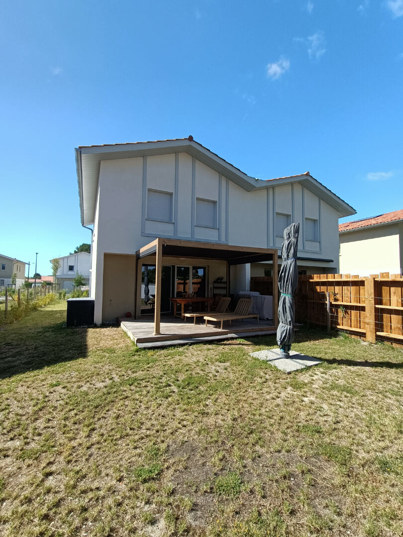 Agence immobilière de 
 Tosse Immo - AGENCE DES PINS 

