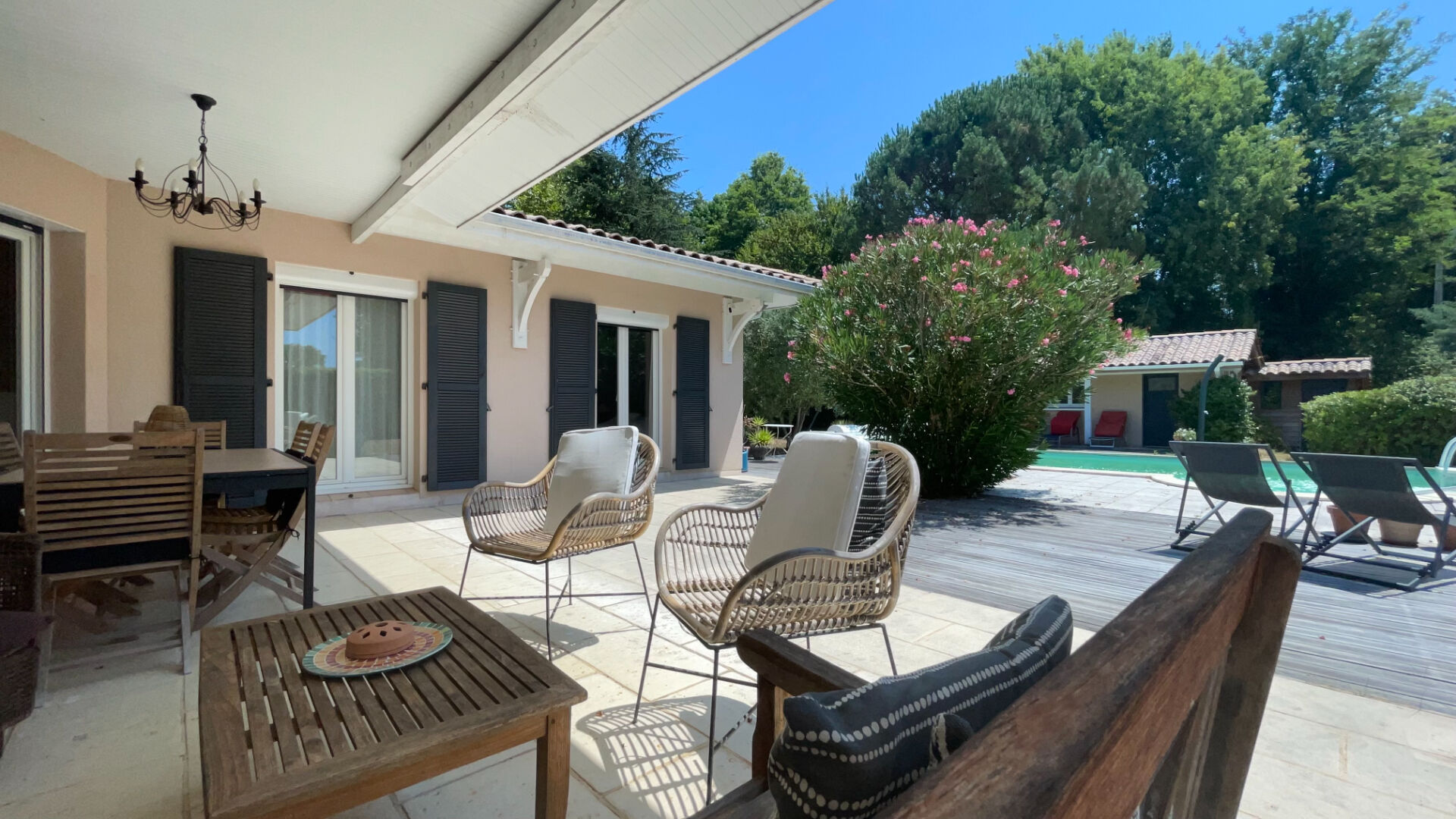 Agence immobilière de 
 Tosse Immo - AGENCE DES PINS 
