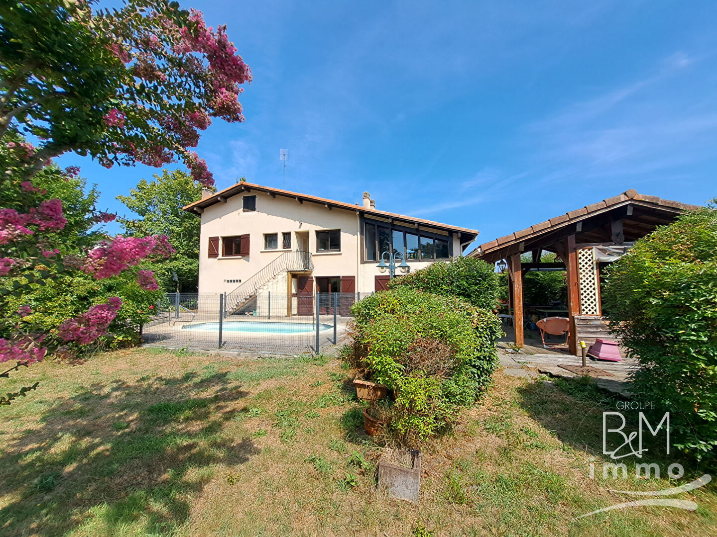 Agence immobilière de 
 Tosse Immo - AGENCE DES PINS 
