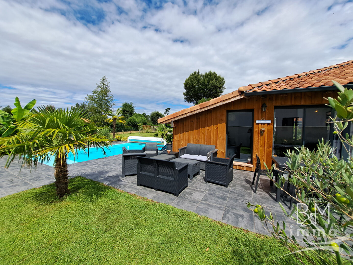 Agence immobilière de 
 Tosse Immo - AGENCE DES PINS 
