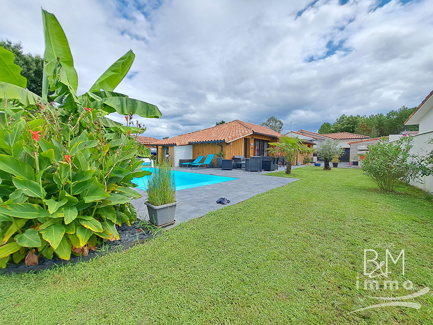 Agence immobilière de 
 Tosse Immo - AGENCE DES PINS 
