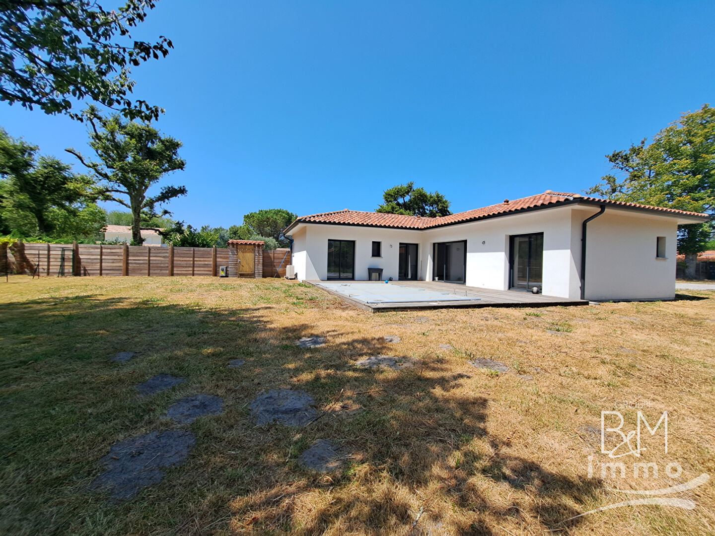 Agence immobilière de 
 Tosse Immo - AGENCE DES PINS 
