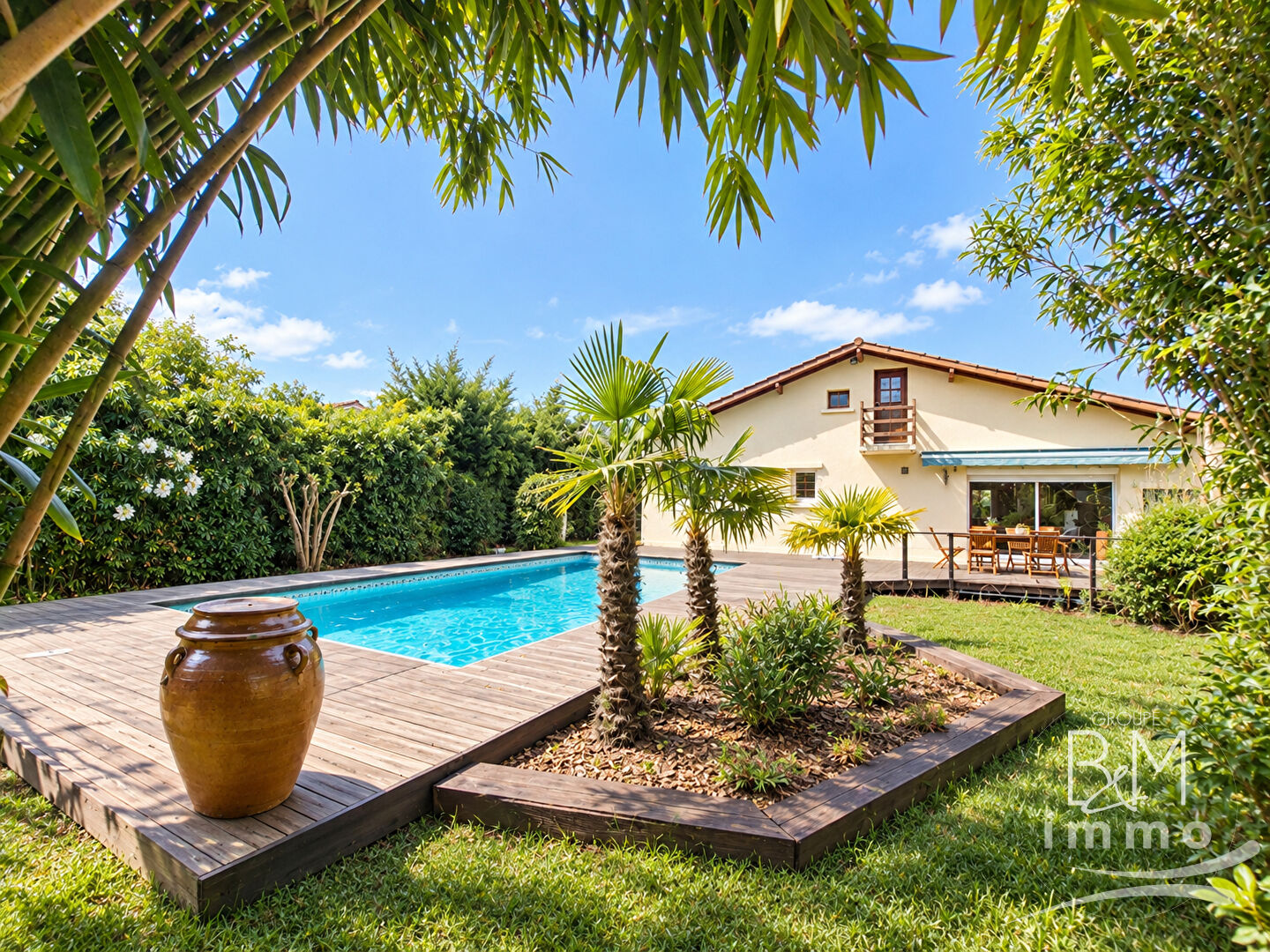 Agence immobilière de 
 Tosse Immo - AGENCE DES PINS 
