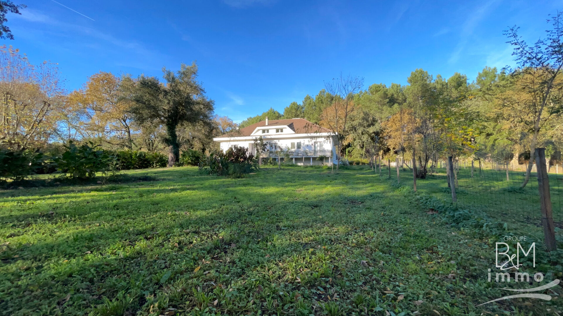 Photo Maison Azur 7 pièce(s) 220 m2 image 3/6