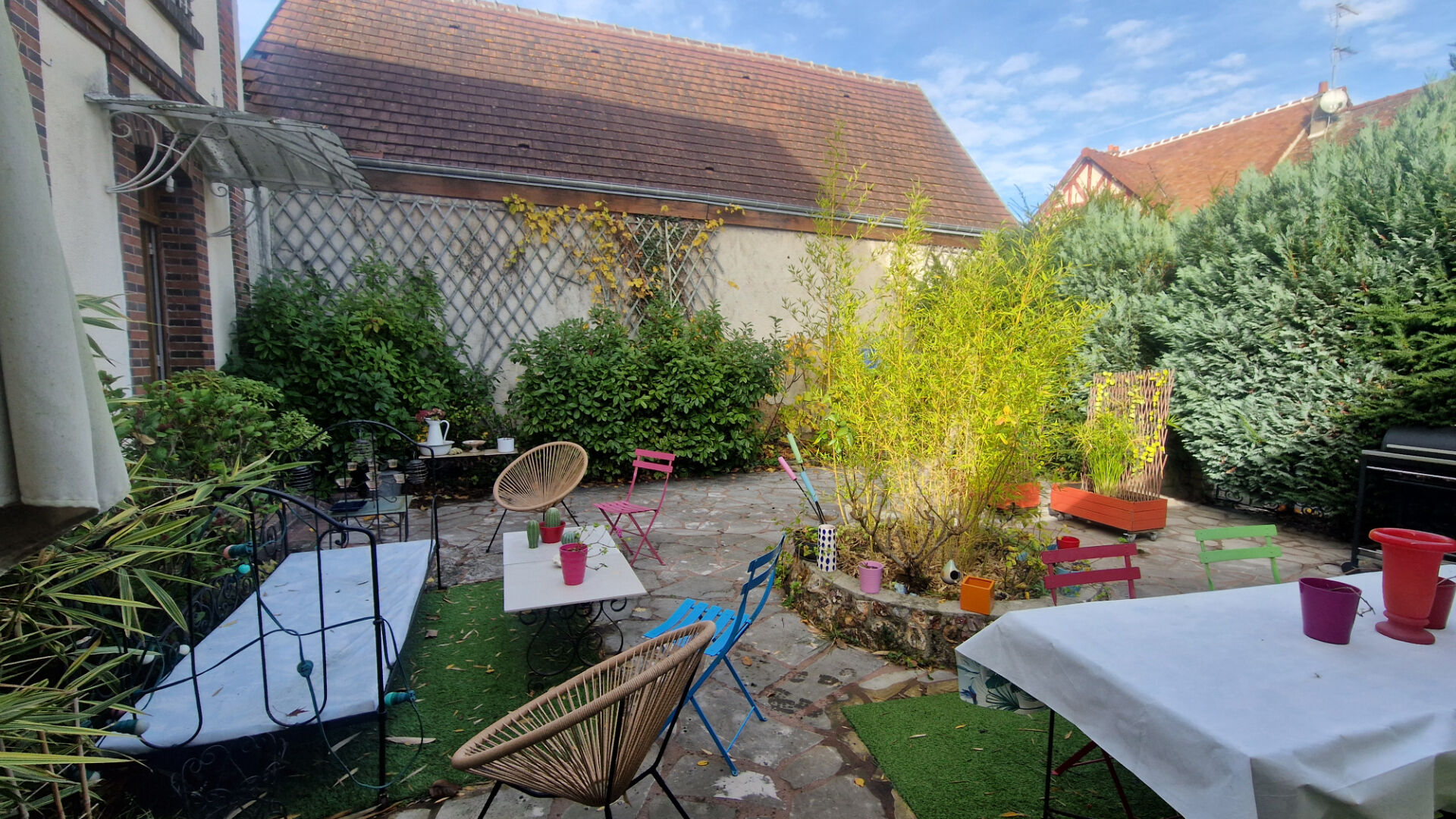 Photo MAINTENON : Maison de ville rénovée  de 4 pièces de 80 m² image 2/6